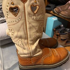 Ariat tall Round toe size 9